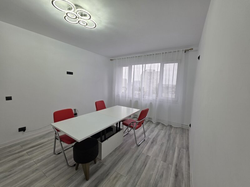 Jean Steriadi, 15 minute metrou 1 Decembrie 1918, langa Auchan, centrala