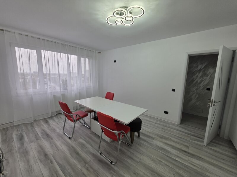 Jean Steriadi, 15 minute metrou 1 Decembrie 1918, langa Auchan, centrala